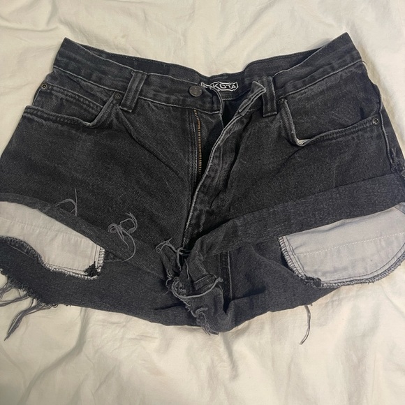 dakota shorts - Picture 1 of 2